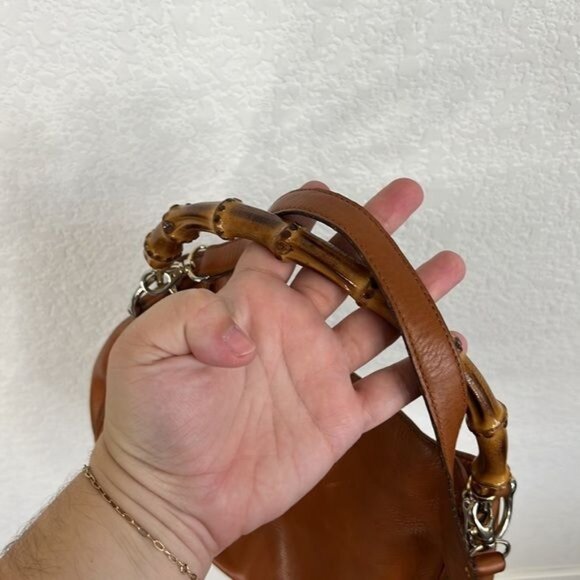 SISO Bamboo Leather Cross Strap Bag - Picture 6 of 11